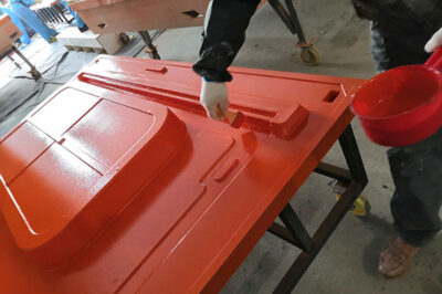 涂刷胶衣，还是喷涂胶衣好？