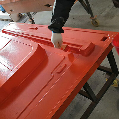 涂刷胶衣，还是喷涂胶衣好？