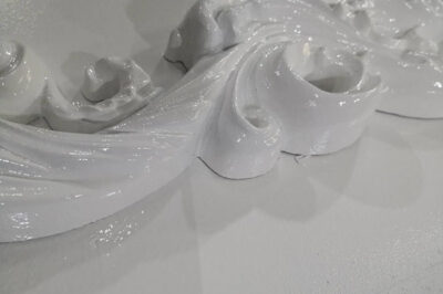 易打磨胶衣固化后是光亮的吗？