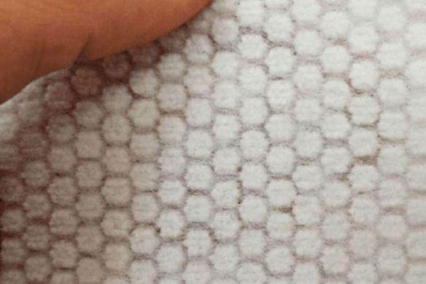 能不能重叠多层六边形的导流强芯毡，以获得较厚的厚度？