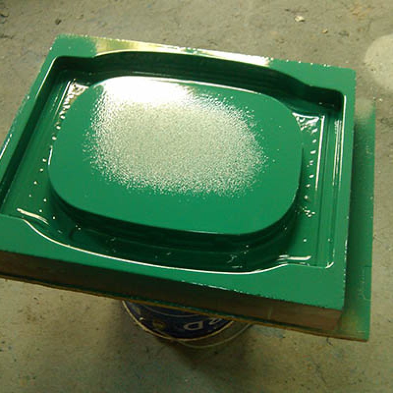 玻璃钢模具胶衣喷多厚为好？