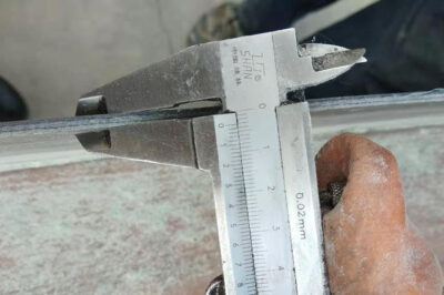 真空袋成型玻璃钢板厚度误差有多少？