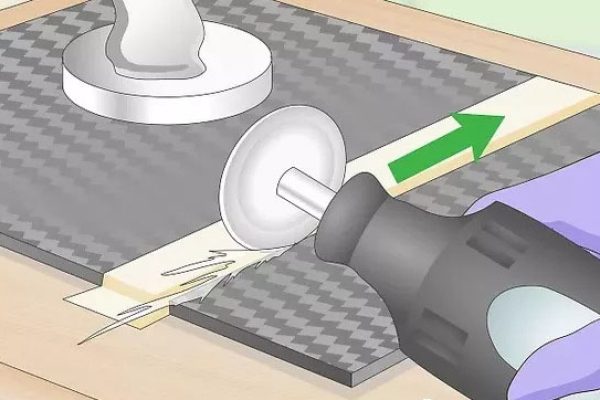 小型碳纤维复合材料板切割过程演示