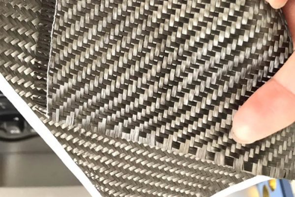 斜纹比平纹碳纤维布更致密吗？