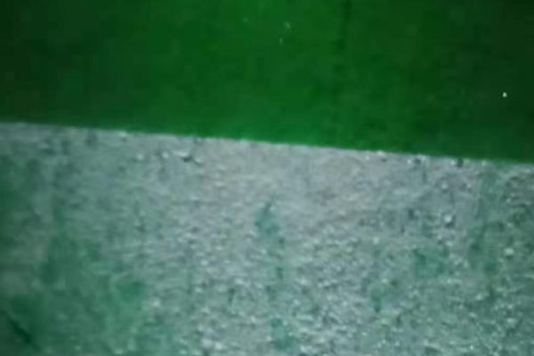 玻璃钢遇水变白