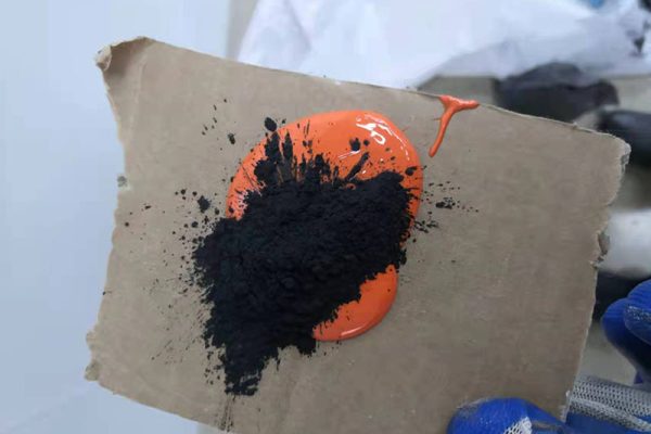 可以用碳纤维粉染黑树脂吗