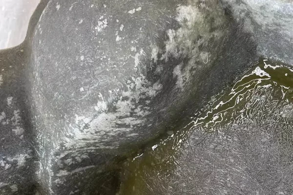 玻璃钢树脂胶流挂怎么处理（树脂胶挂不住的解决方法）