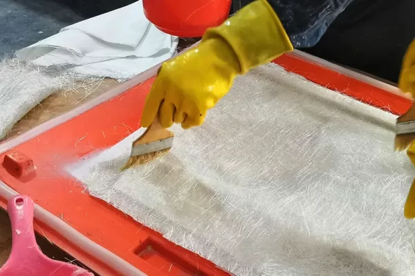 玻璃钢手糊树脂的操作方法（手糊玻璃钢制作教程）