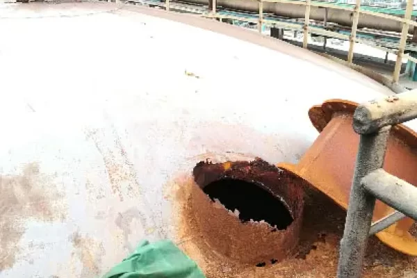 修复浓硫酸罐顶人孔工程（压力罐人孔防腐蚀破损维修图例）