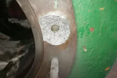 修复炼化厂法兰螺栓孔案例（法兰螺栓孔断裂破损聚合物修复图例）