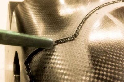 复合材料如何与其他材料连接？