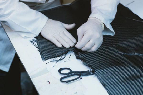 更便宜、更强、更轻：碳纤维的前沿