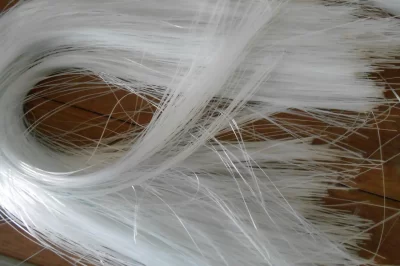 FMG 使用什么类型的玻璃纤维？