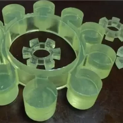 在倾倒之前对聚氨酯橡胶进行真空抽泡有什么好处？