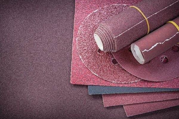 如何将环氧树脂漆涂在木头上？