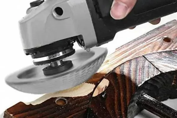 涂上环氧树脂后如何获得清晰的饰面？