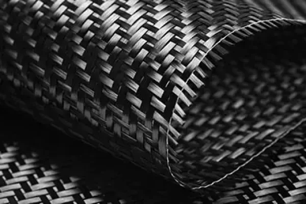 太阳会损坏碳纤维吗？