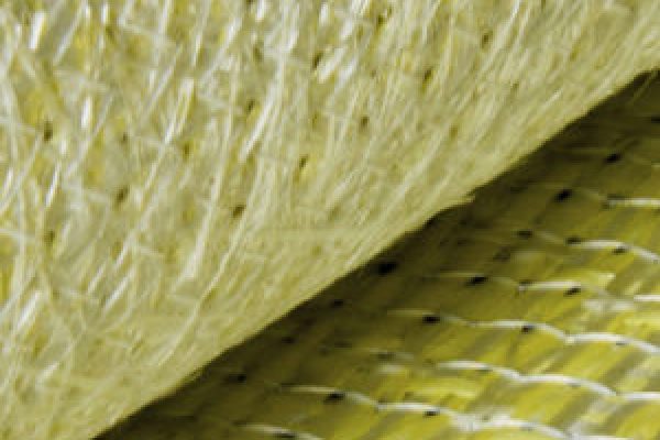 凯夫拉比碳纤维强吗？