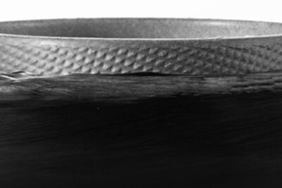 碳纤维比金刚石强吗？