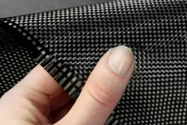 为什么碳纤维织物有不同的编织方式？