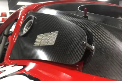 如何制造碳纤维零件