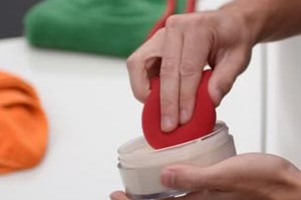 如何涂蜡（膏状蜡使用方法）