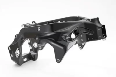 凯夫拉比碳纤维轻吗？