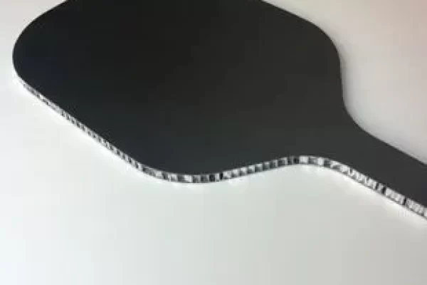 刀可以切开碳纤维吗？