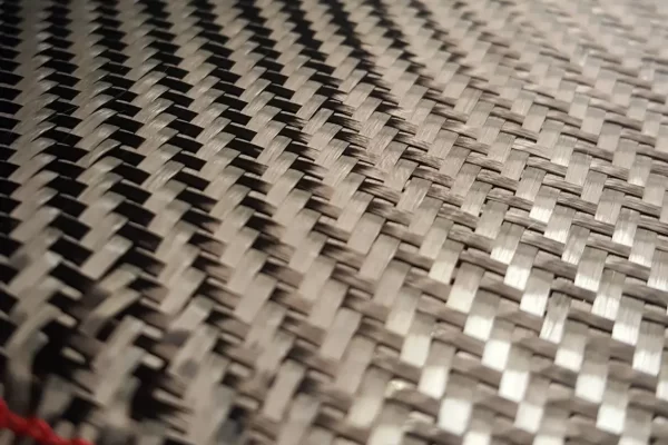 碳纤维好还是皮革好？