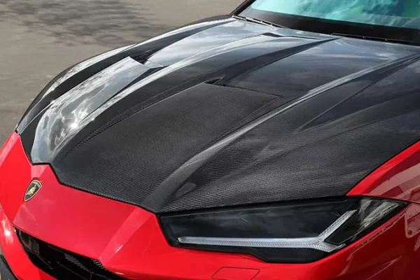 为什么超级跑车是由碳纤维制成的？