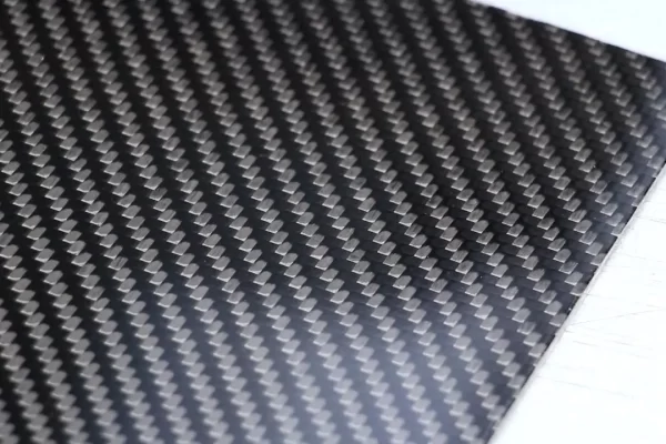 碳纤维会漂浮在水中吗？