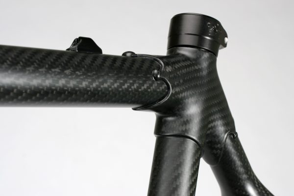 便宜的碳纤维车架值得吗？