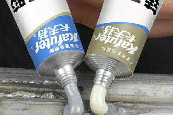 用于飞机工业的金属对金属粘合剂