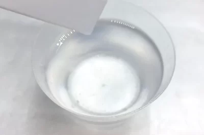 在使用树脂之前应该让树脂静置吗？