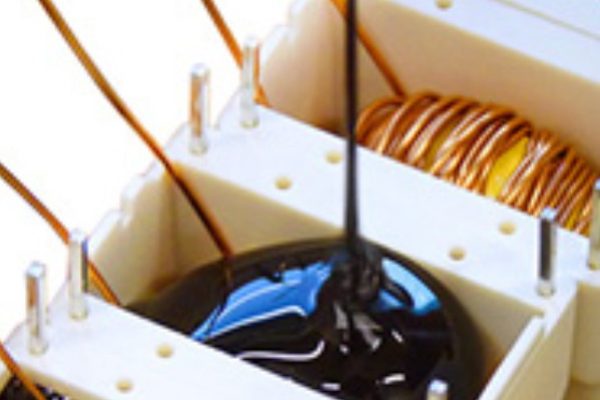 如何清洁固化的环氧树脂碎片？