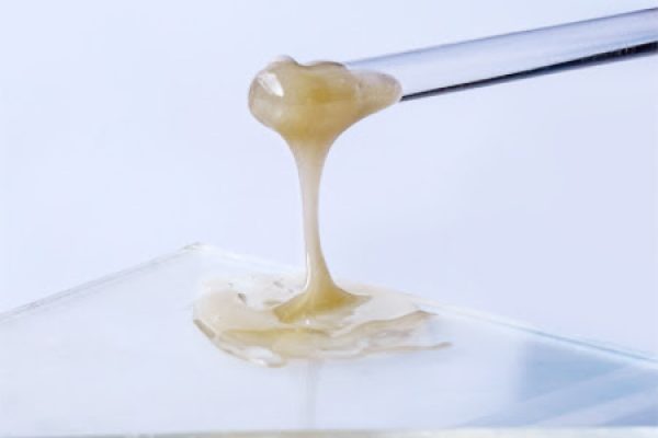 为什么我的环氧树脂看起来是白色的还是多云的？