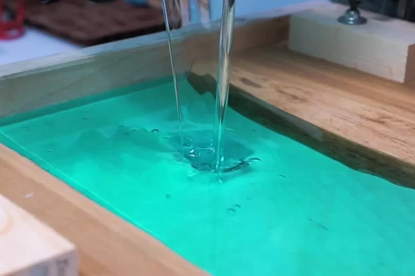 我如何将环氧树脂：应用于雕塑，因为它是3D的。