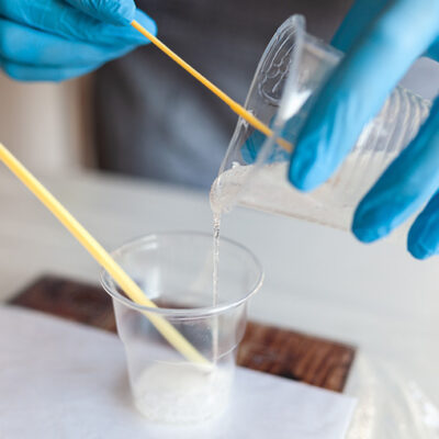 丙酮会破坏树脂吗？