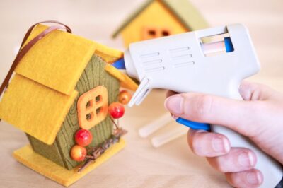 在将毛毡粘合到木材上的最佳粘合剂中要注意什么？