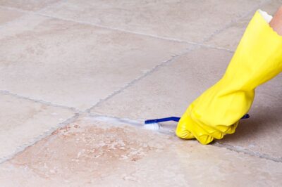 如何清洁旧灌浆？