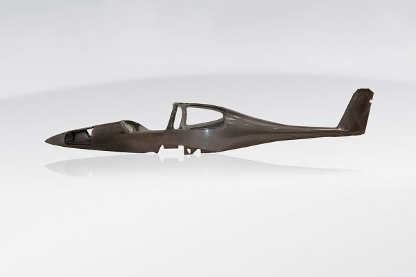 为什么碳纤维首选用于飞机制造？