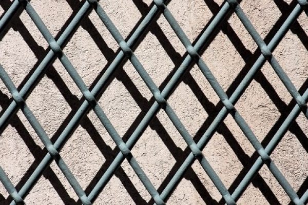 什么是 FRP 腐蚀屏障？