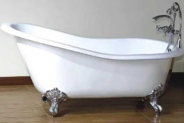 如何修复玻璃纤维热水浴缸中的裂缝？