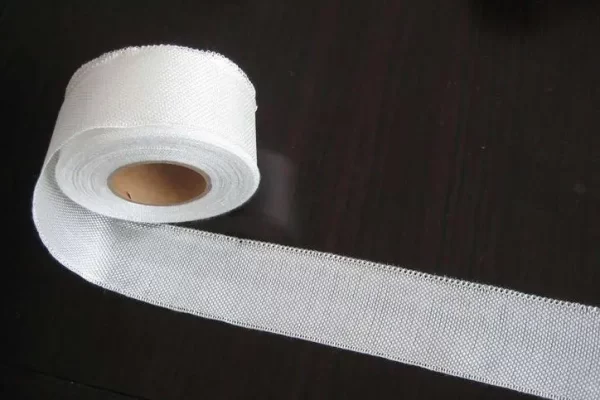 如何用玻璃纤维修复PVC？