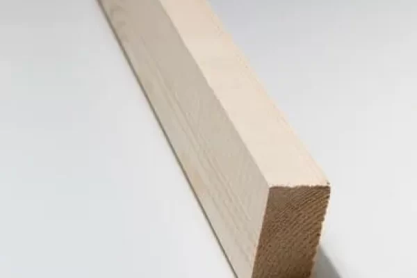 如何从多节松树上剥漆？