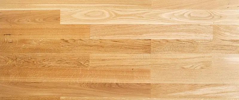 如何在木地板上使用缎面乳胶漆？
