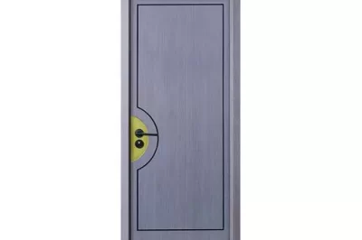 如何用底漆粉刷门？