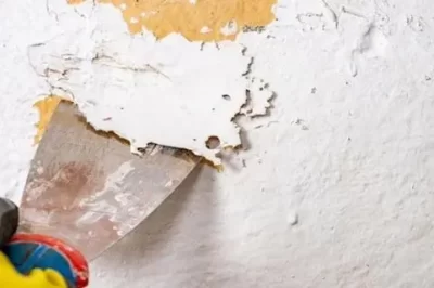 如何修复新粉刷墙壁上的水滴？