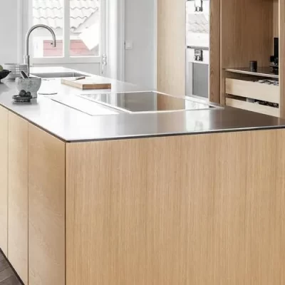 如何使用工业酒精去除木材上的光泽？