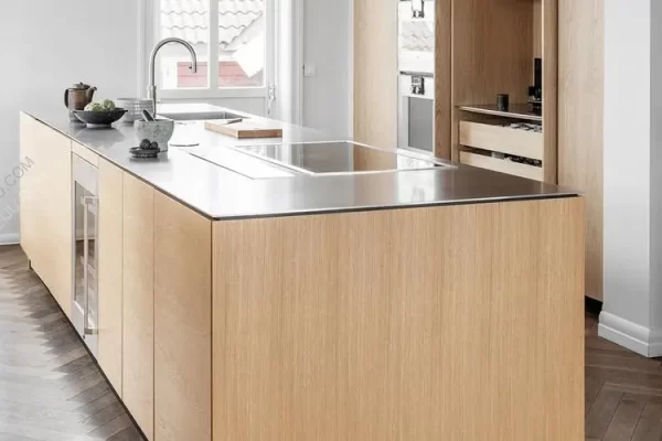 如何使用工业酒精去除木材上的光泽？